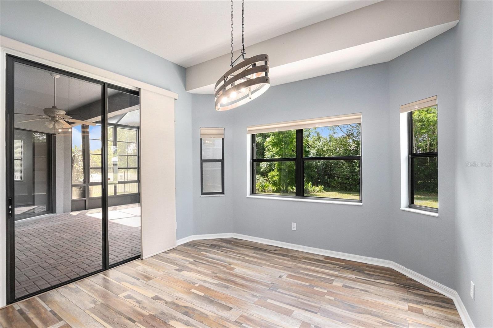 Image 18 of 35 For 3037 Folkestone Loop