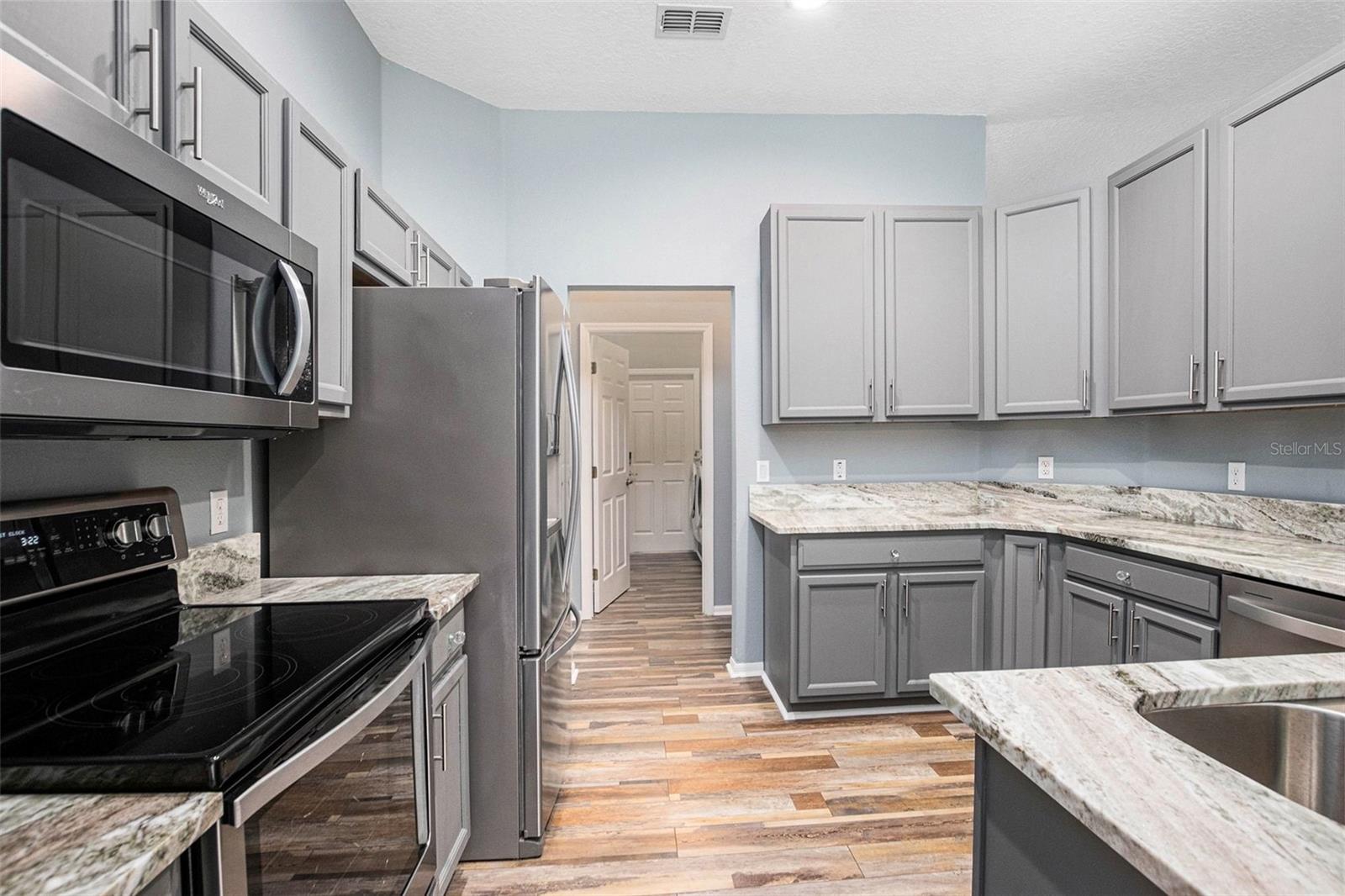 Image 20 of 35 For 3037 Folkestone Loop