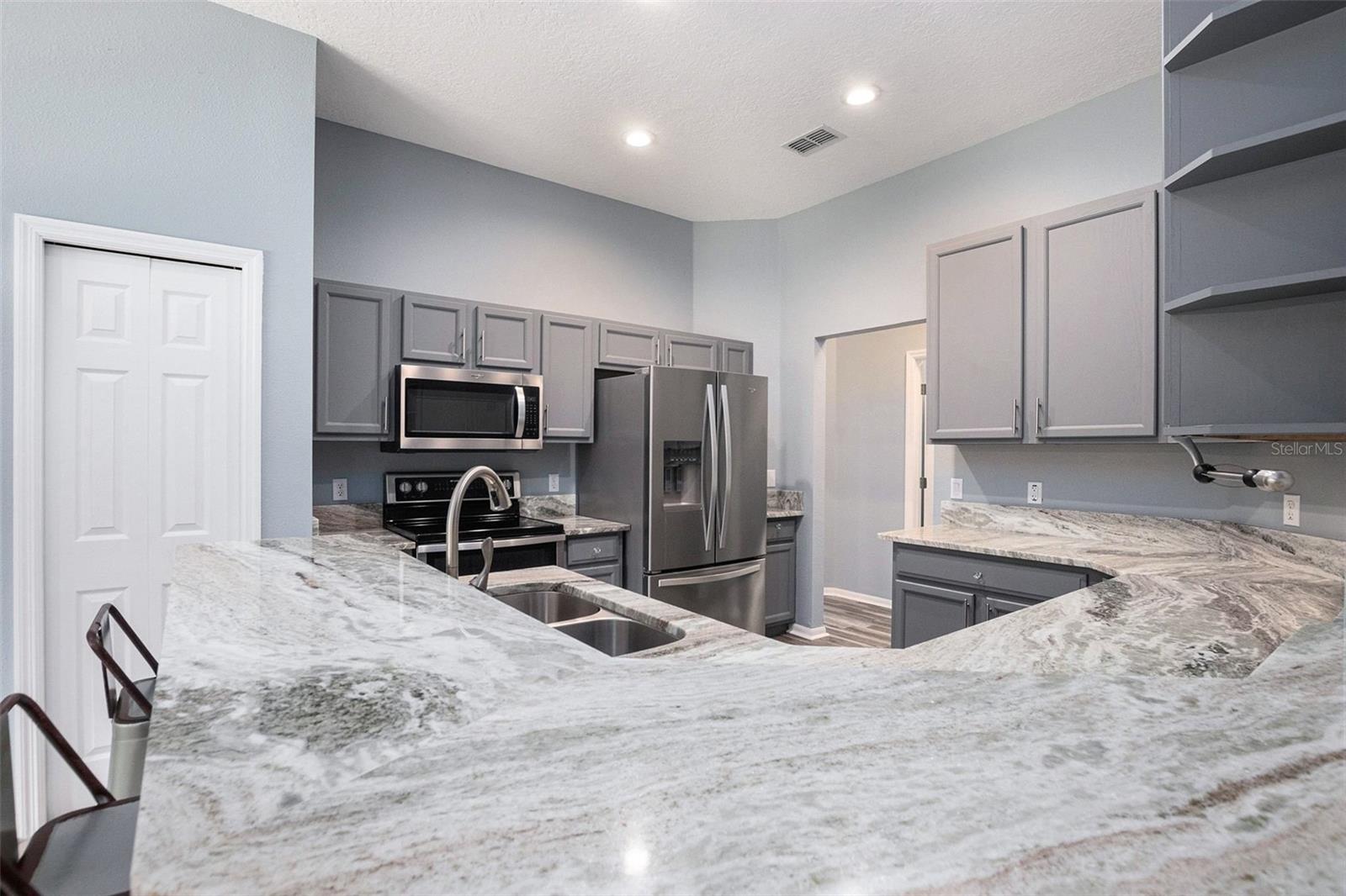 Image 22 of 35 For 3037 Folkestone Loop