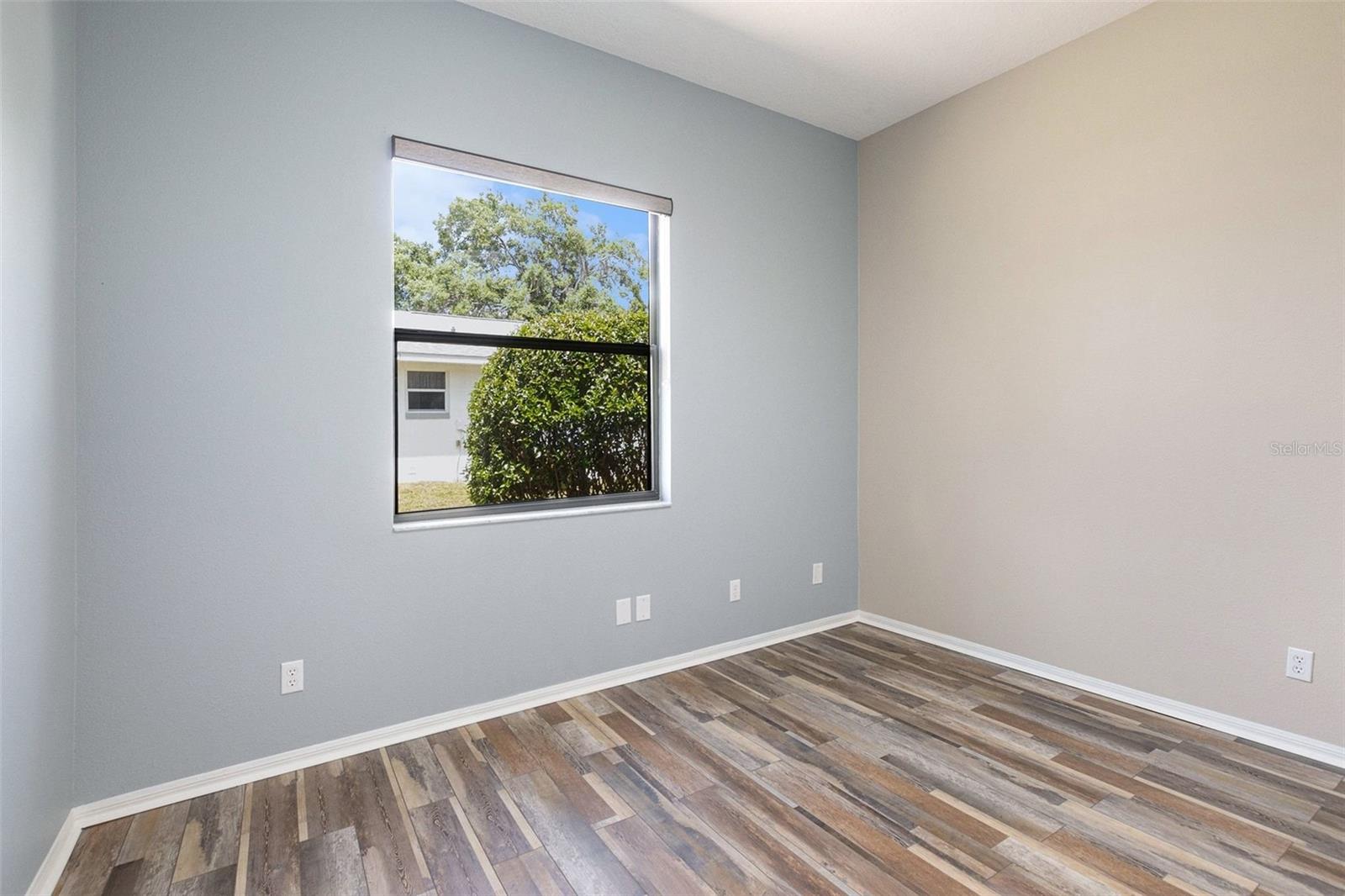 Image 23 of 35 For 3037 Folkestone Loop