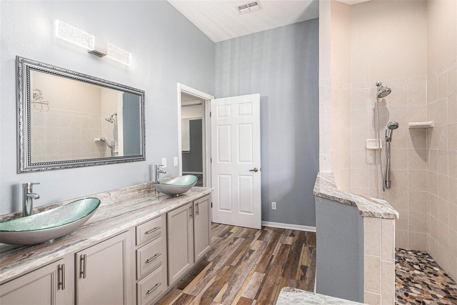 Image 27 of 35 For 3037 Folkestone Loop