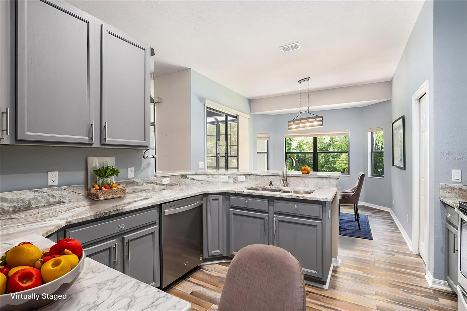 Image 3 of 35 For 3037 Folkestone Loop