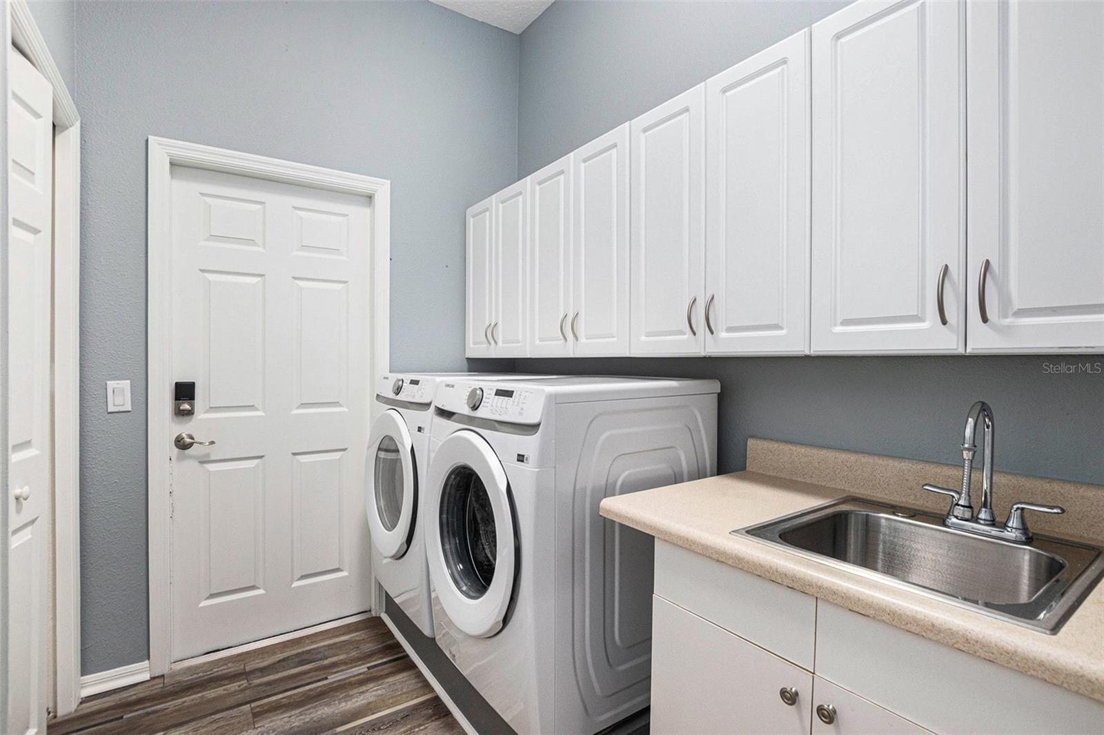 Image 31 of 35 For 3037 Folkestone Loop