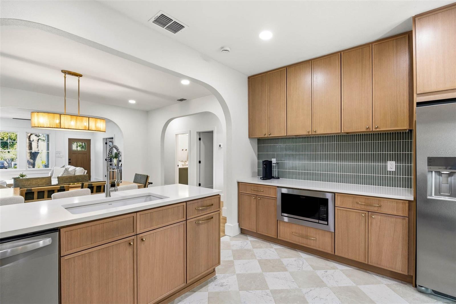 Image 16 of 41 For 2507 Ridgewood Avenue