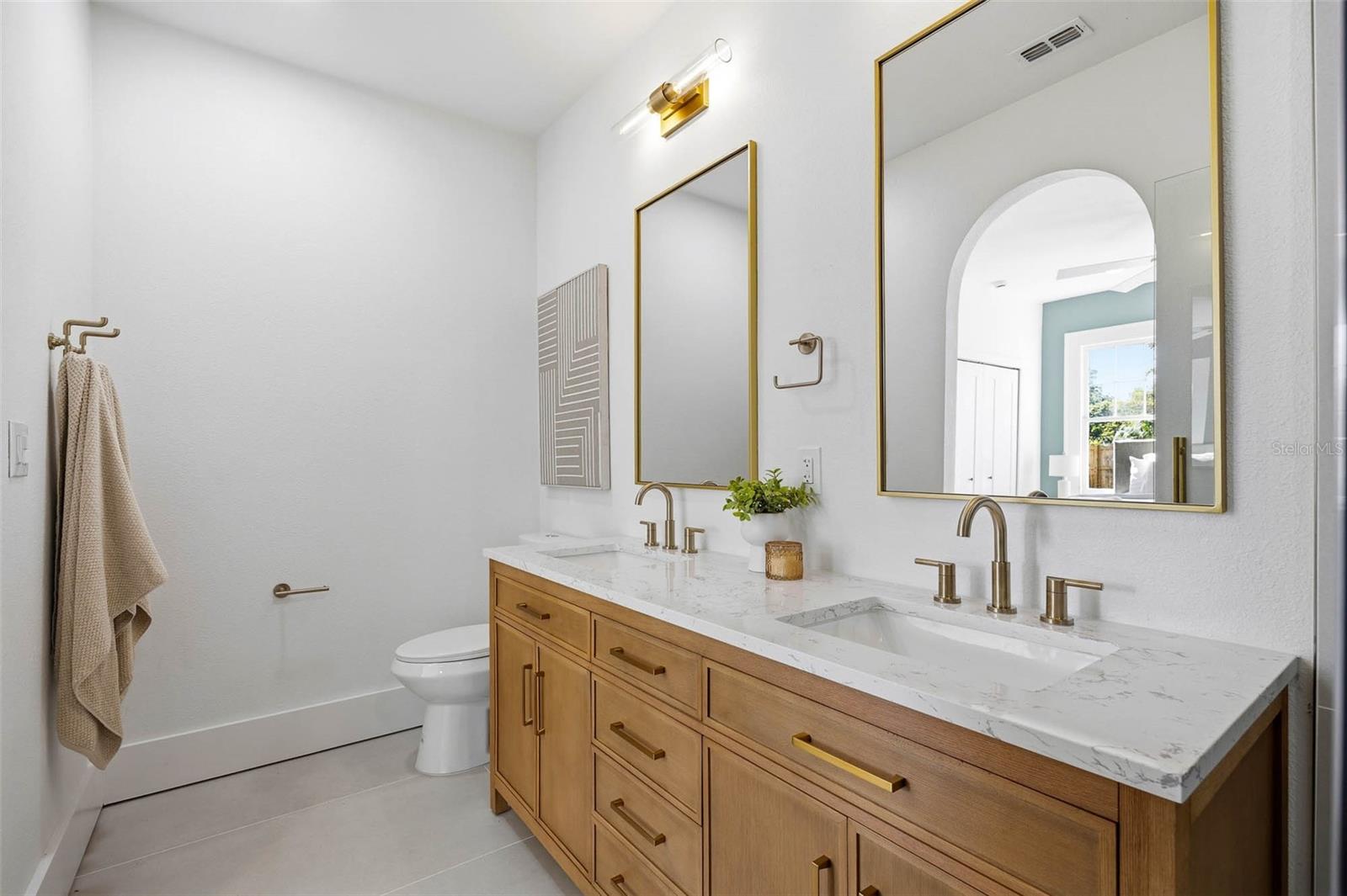 Image 20 of 41 For 2507 Ridgewood Avenue