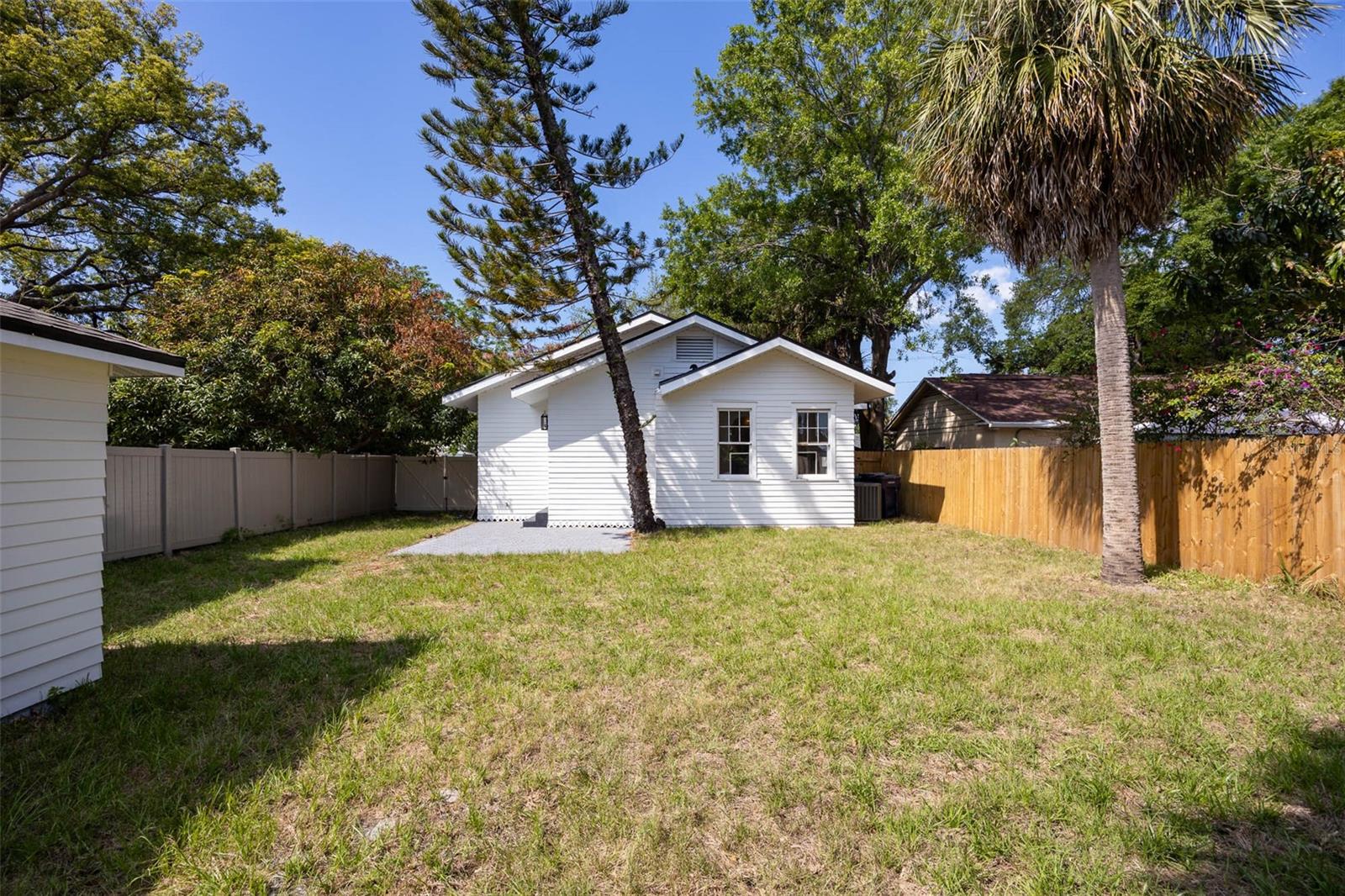 Image 27 of 41 For 2507 Ridgewood Avenue