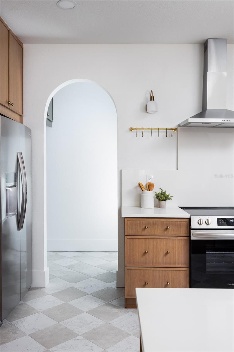 Image 33 of 41 For 2507 Ridgewood Avenue