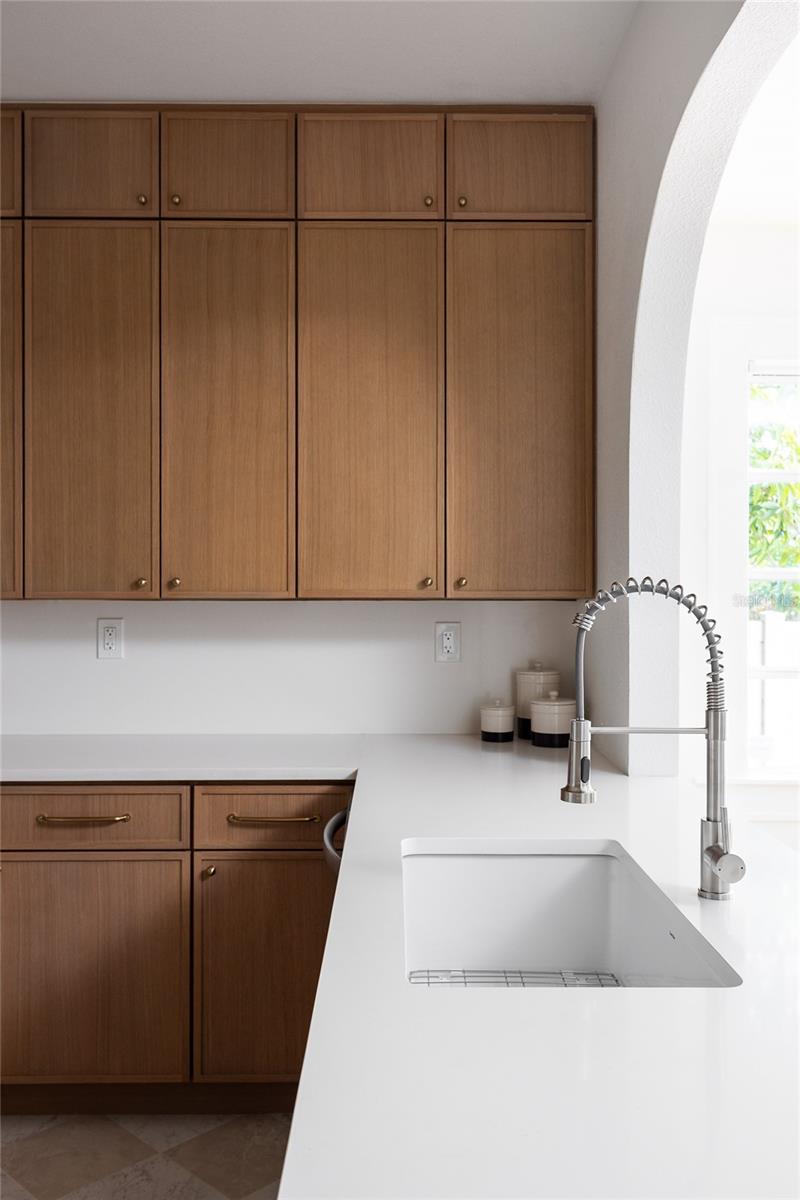 Image 34 of 41 For 2507 Ridgewood Avenue