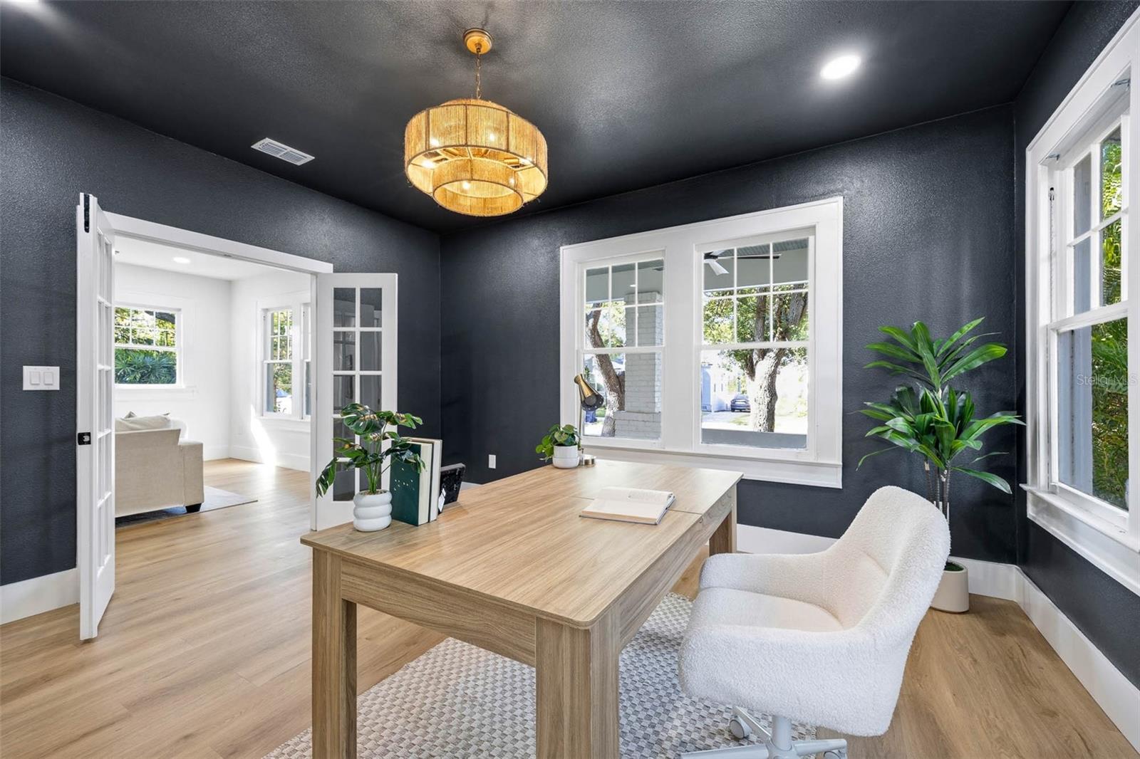 Image 9 of 41 For 2507 Ridgewood Avenue