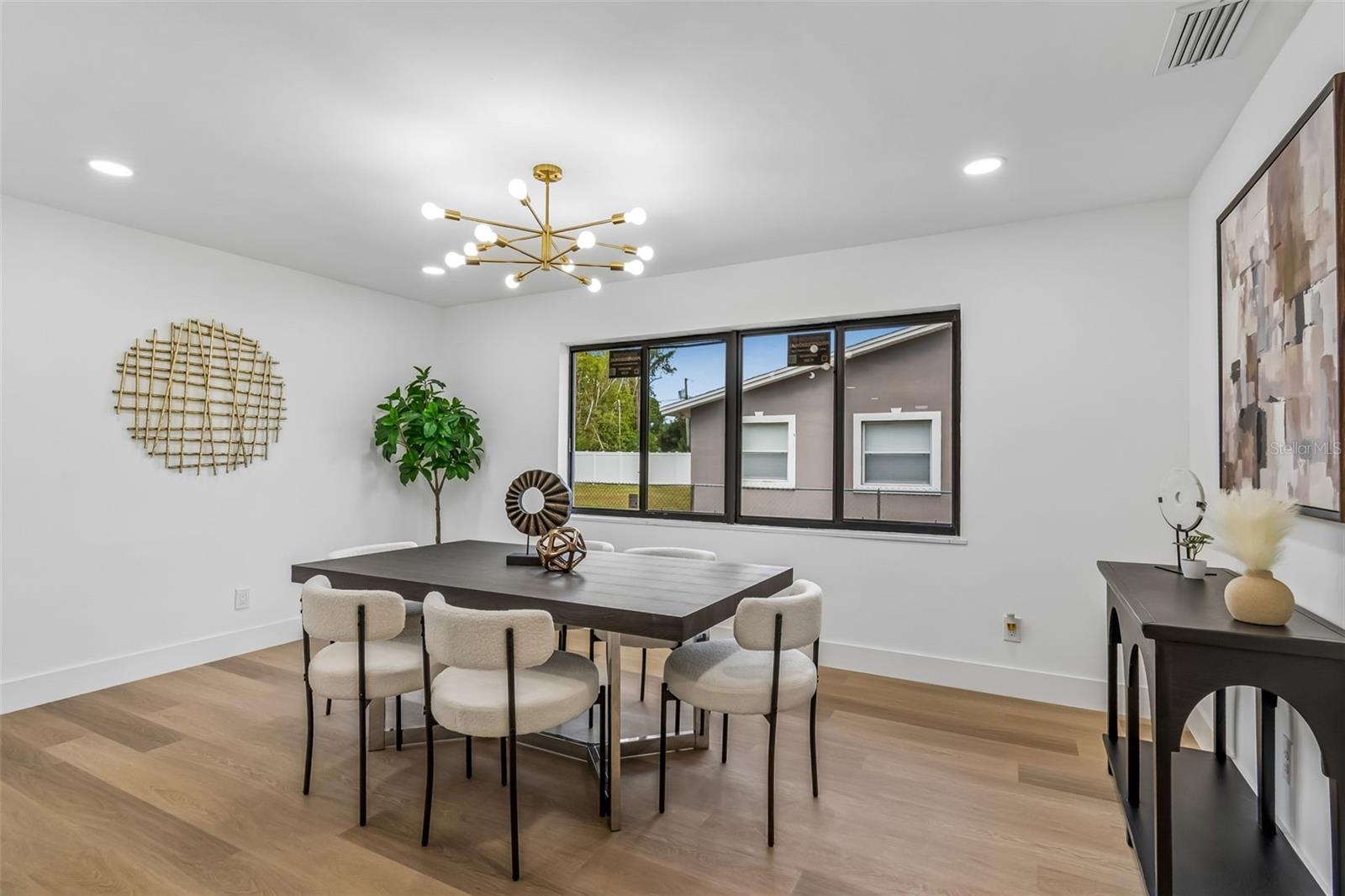 Image 17 of 74 For 2550 Gomaz Way S