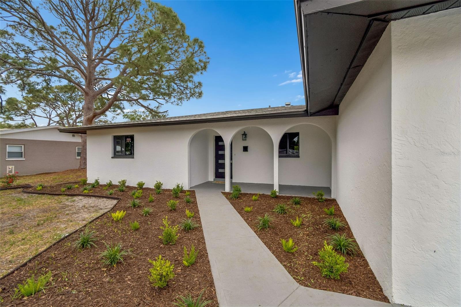 Image 2 of 74 For 2550 Gomaz Way S