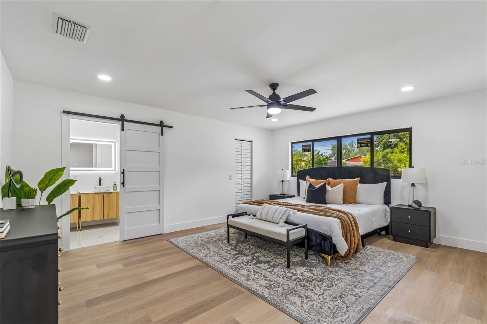 Image 21 of 74 For 2550 Gomaz Way S