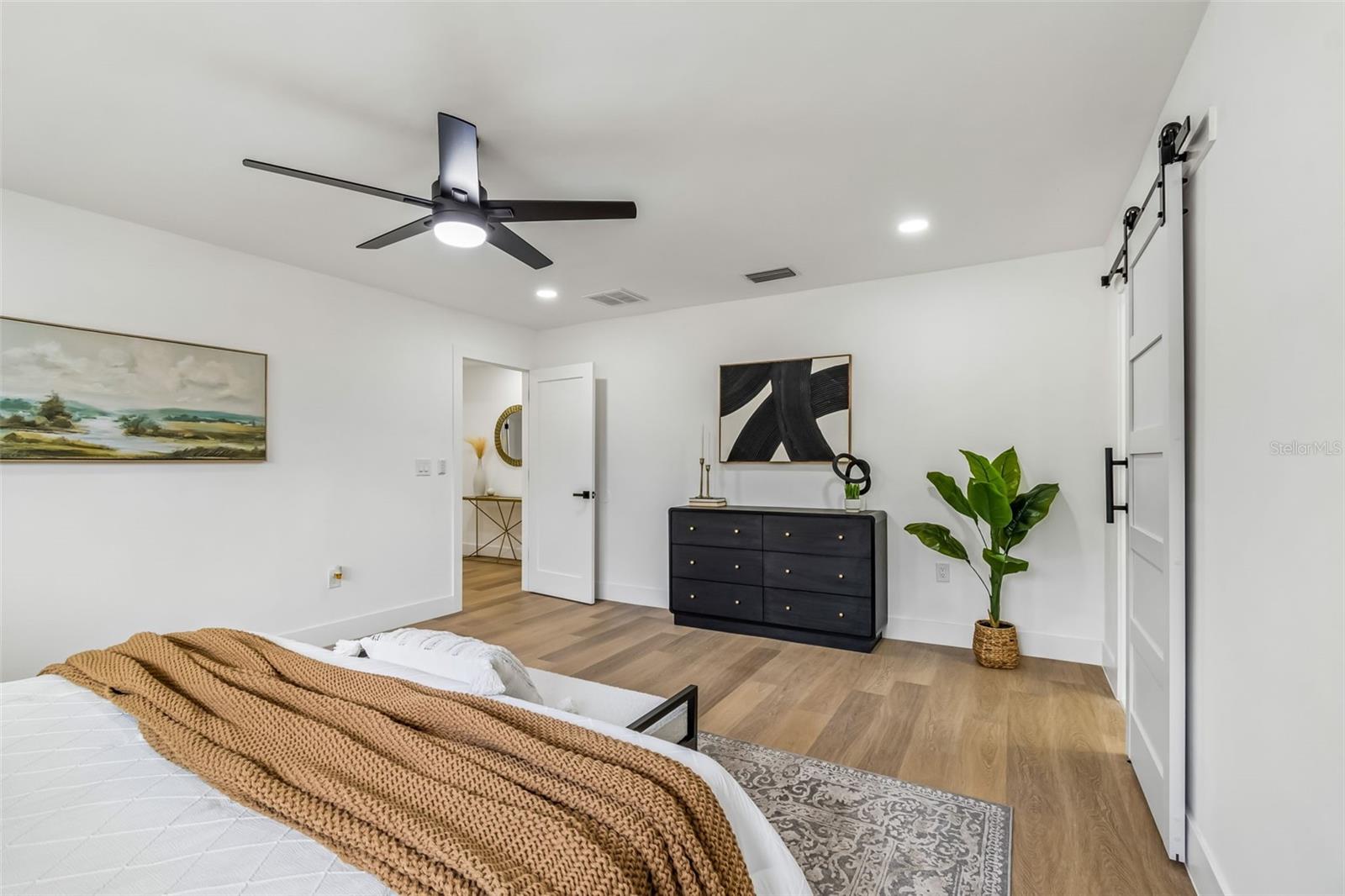 Image 24 of 74 For 2550 Gomaz Way S