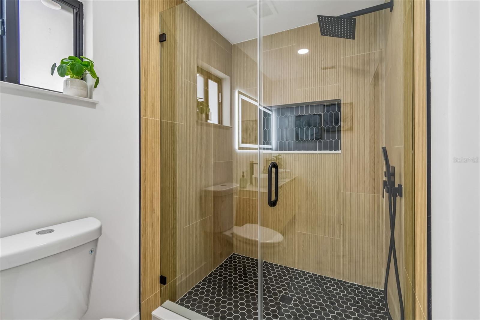 Image 28 of 74 For 2550 Gomaz Way S