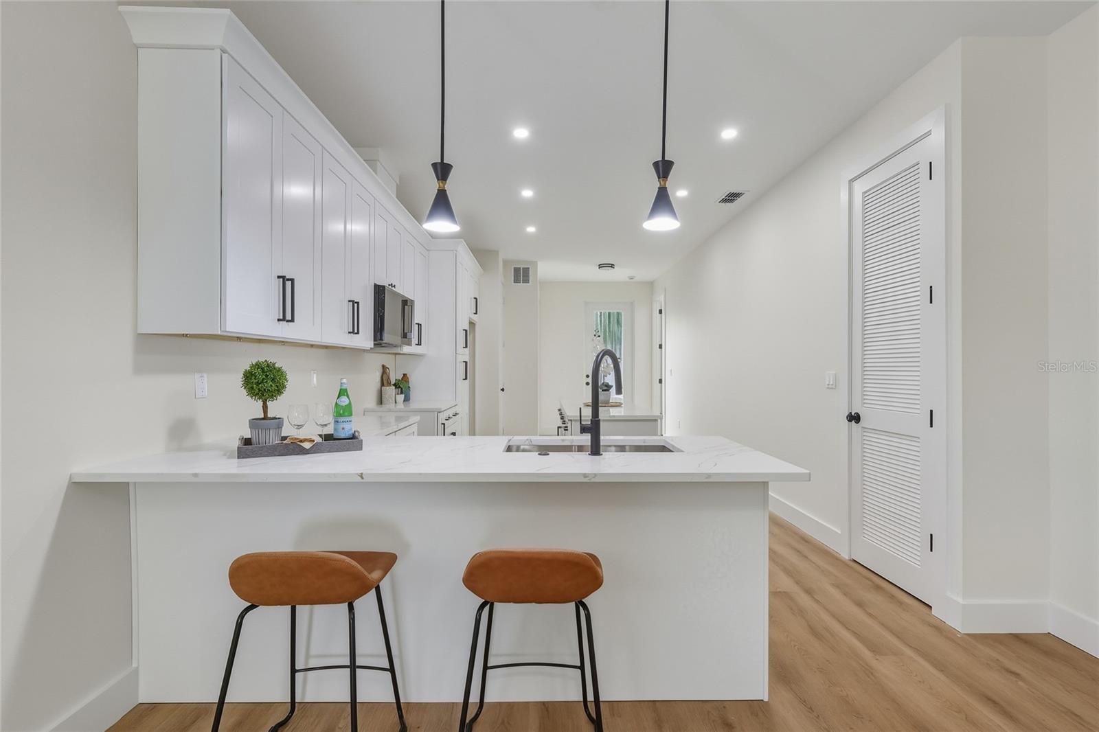 Image 3 of 44 For 1515 Knollwood Street