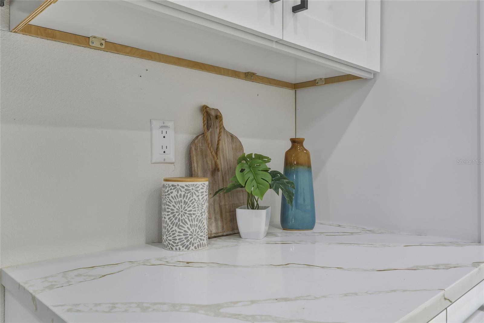 Image 9 of 44 For 1515 Knollwood Street