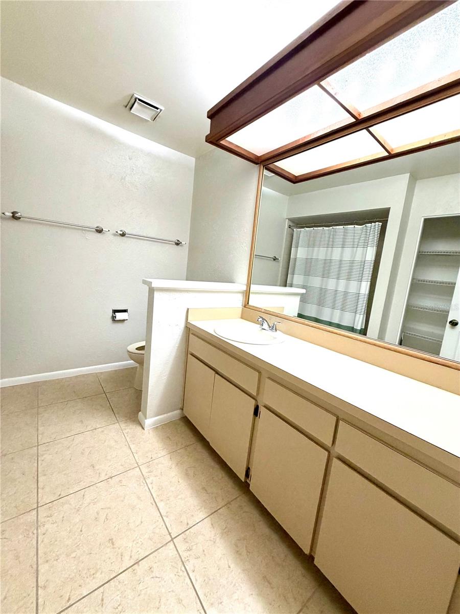 Image 17 of 25 For 14904 Lake Forest Drive