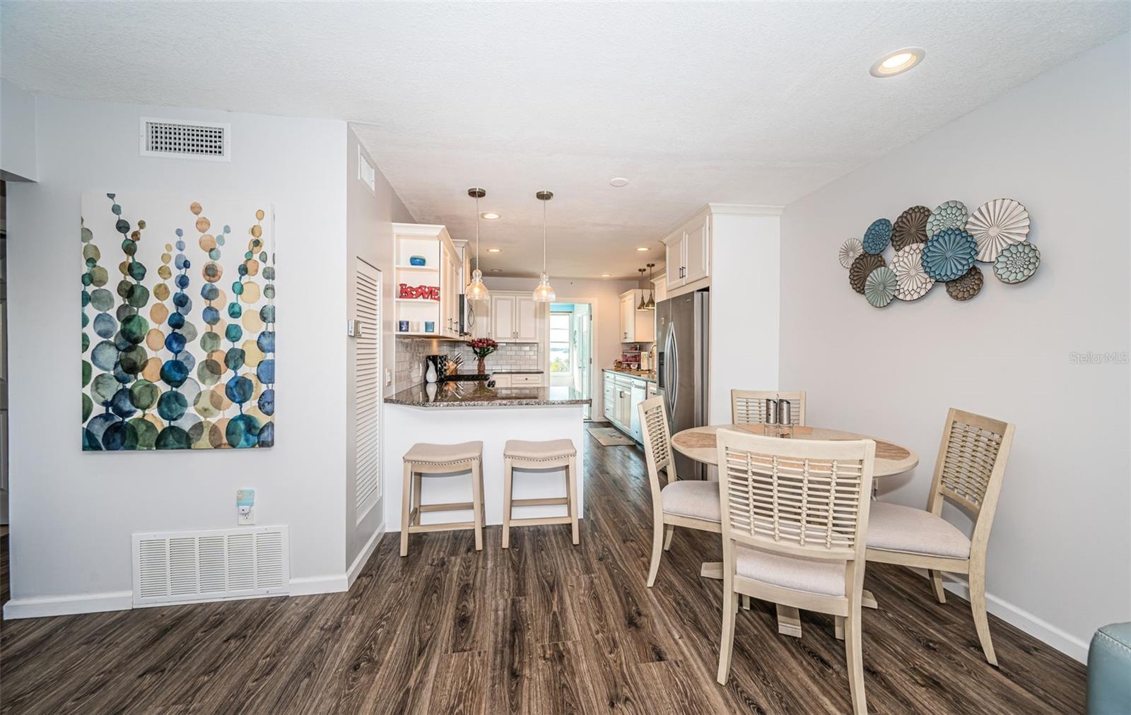 Image 11 of 37 For 2 Causeway Boulevard 208