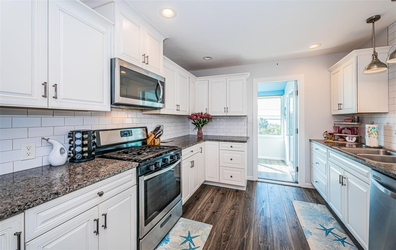 Image 12 of 37 For 2 Causeway Boulevard 208