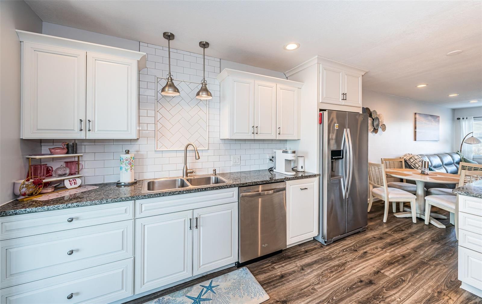 Image 13 of 37 For 2 Causeway Boulevard 208