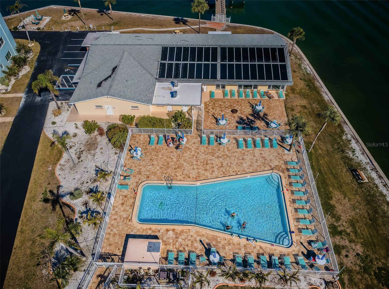 Image 30 of 37 For 2 Causeway Boulevard 208