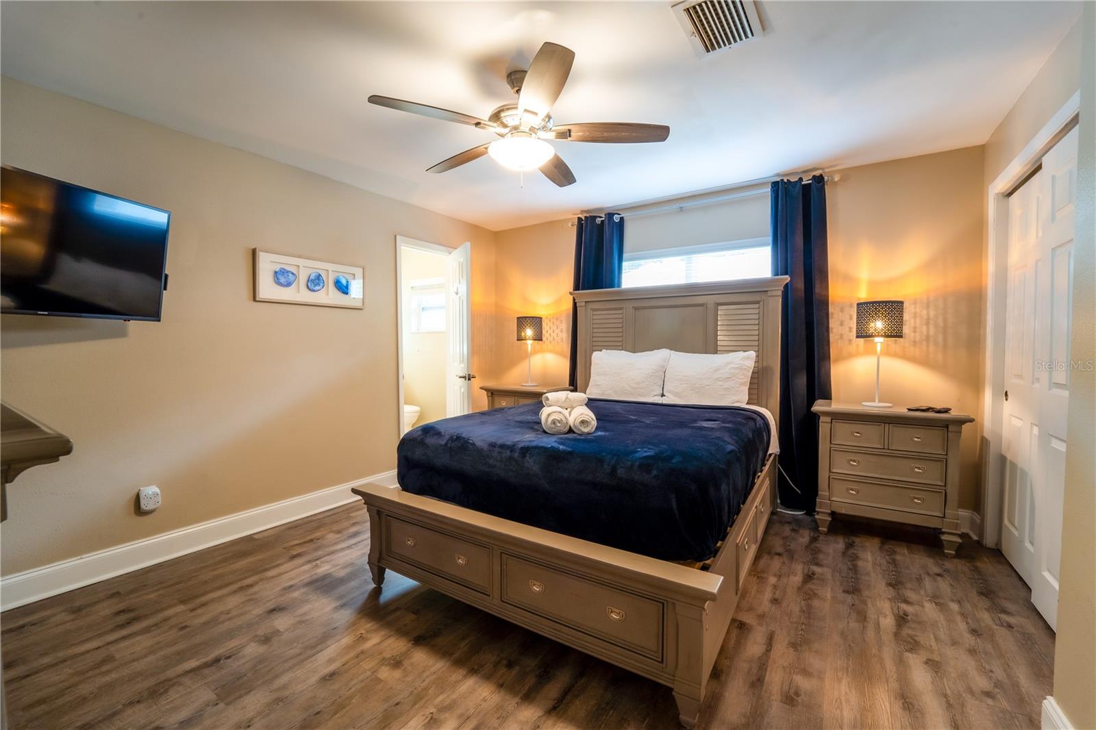 Image 14 of 29 For 6007 Himes Avenue