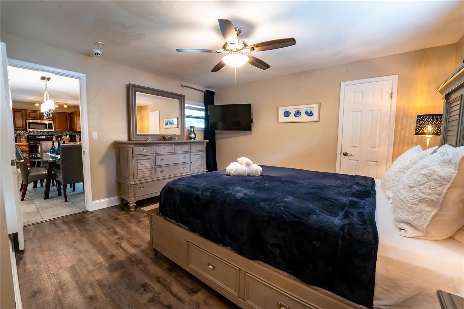 Image 16 of 29 For 6007 Himes Avenue