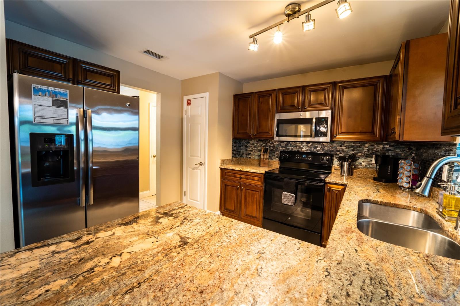 Image 23 of 29 For 6007 Himes Avenue