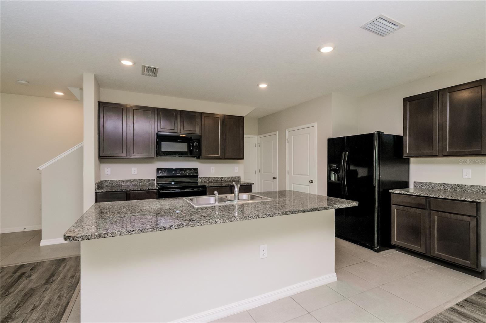 Image 4 of 15 For 4916 Willow Breeze Way