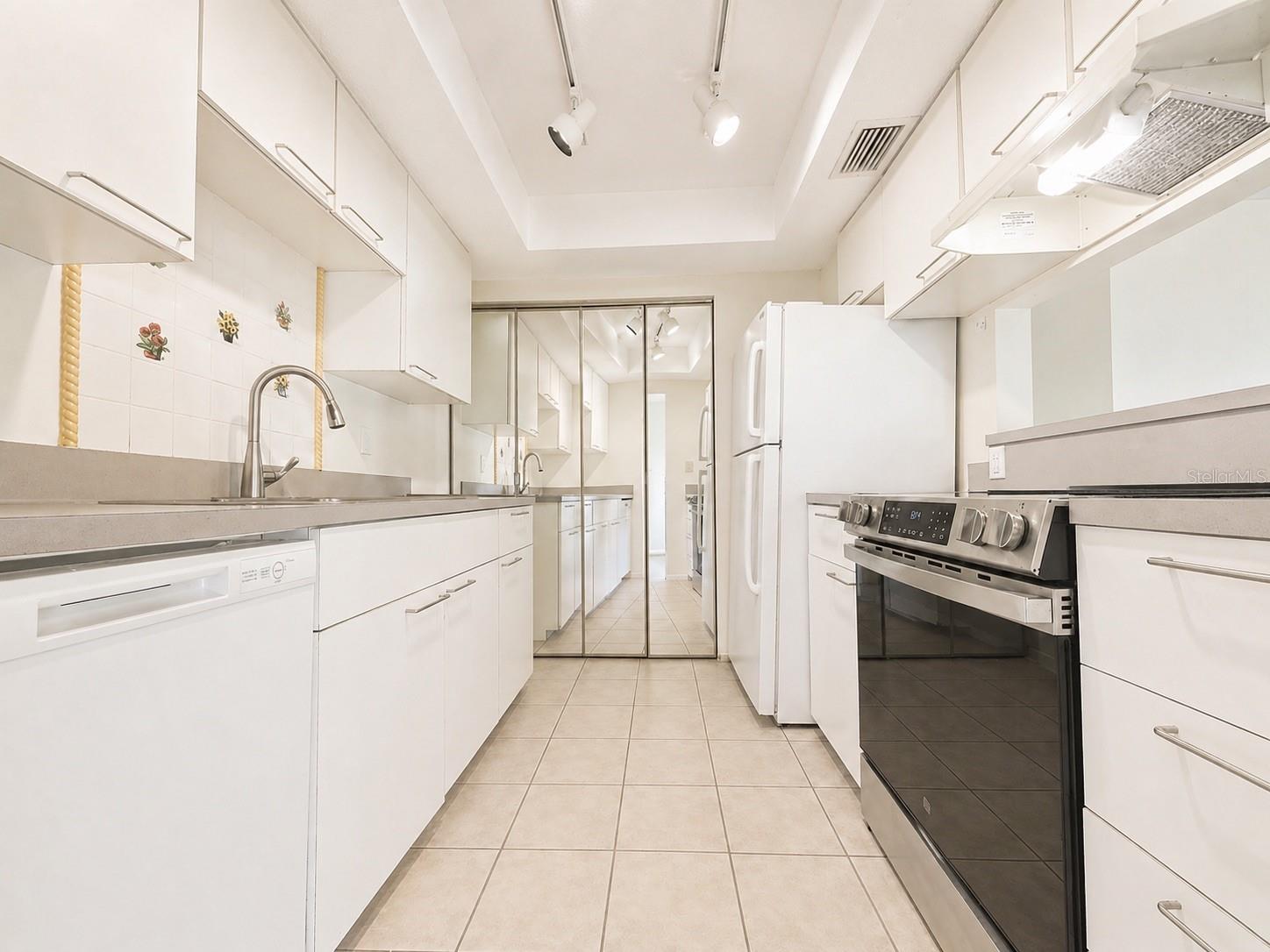 Image 10 of 30 For 723 115th Avenue N 2106