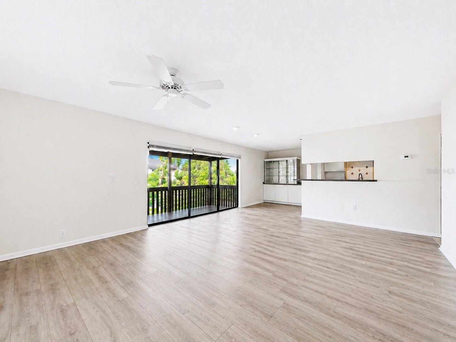 Image 6 of 30 For 723 115th Avenue N 2106