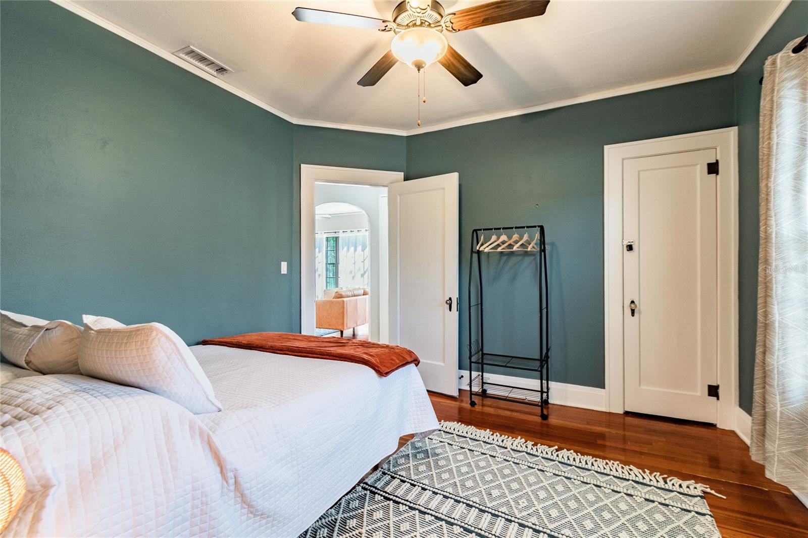 Image 12 of 31 For 310 Paris Street