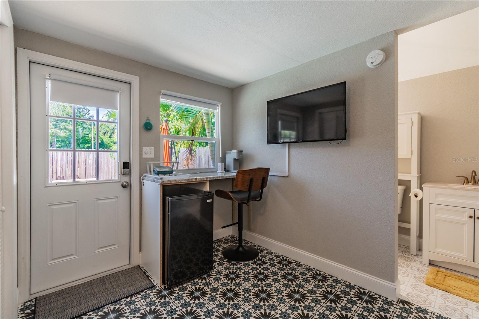 Image 29 of 31 For 310 Paris Street