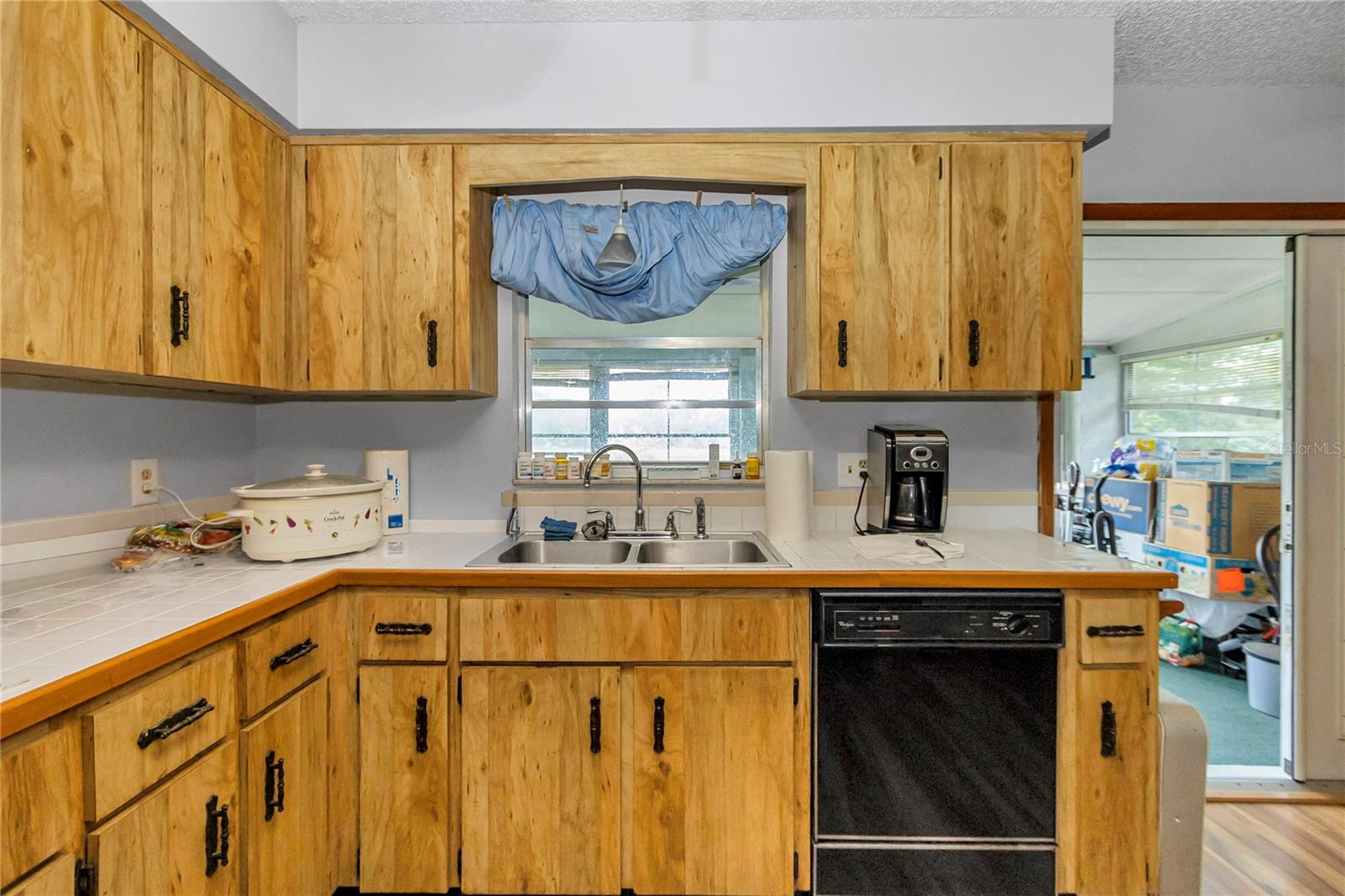 Image 18 of 34 For 16738 63 Lane