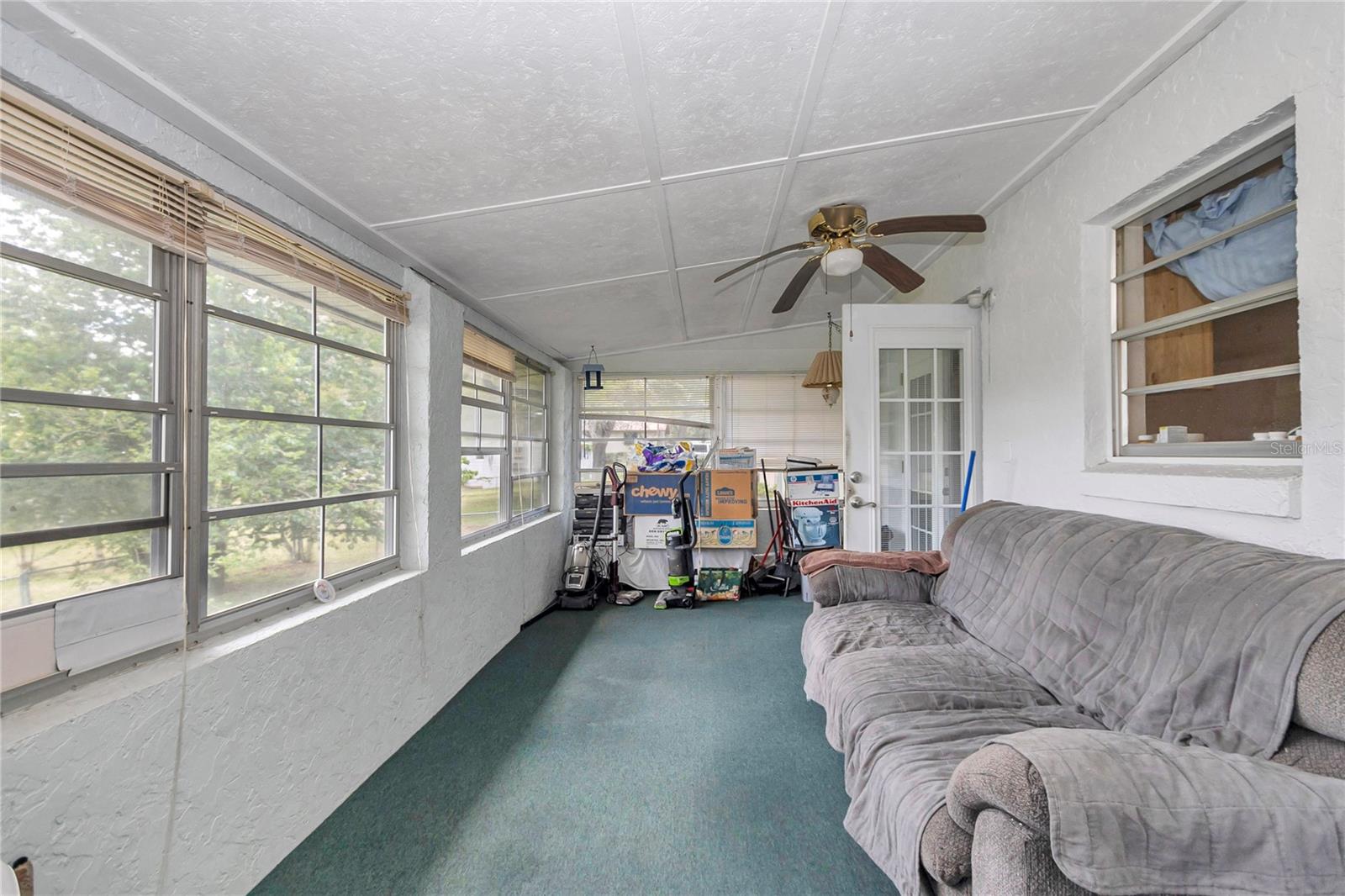 Image 21 of 34 For 16738 63 Lane