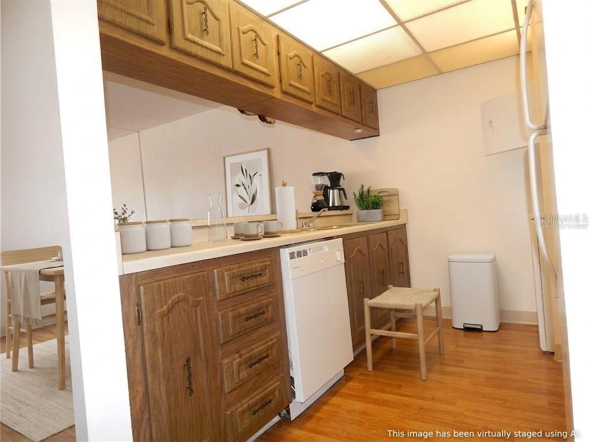 Image 3 of 10 For 215 La Casa  215