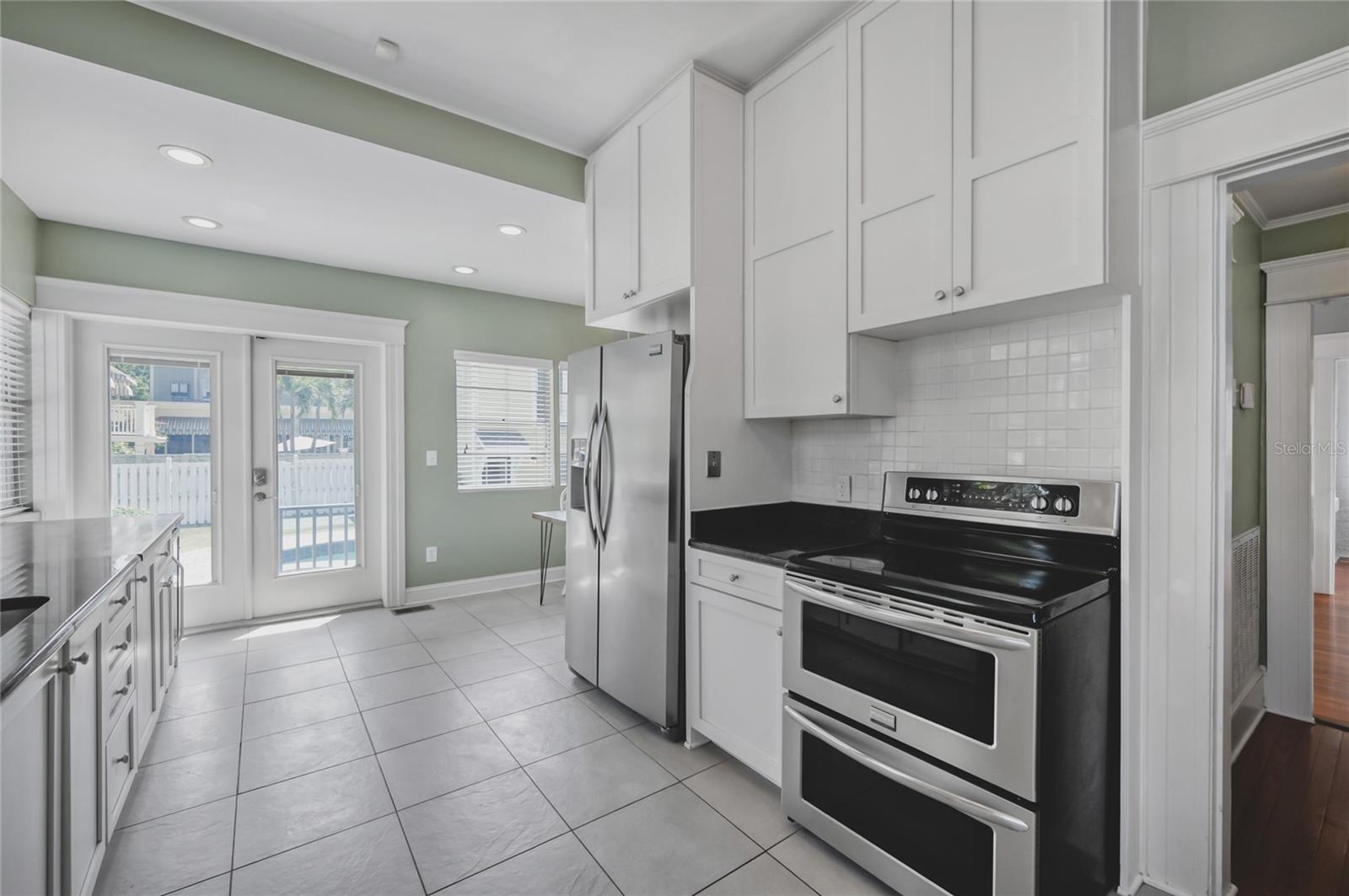 Image 10 of 44 For 814 Willow Avenue