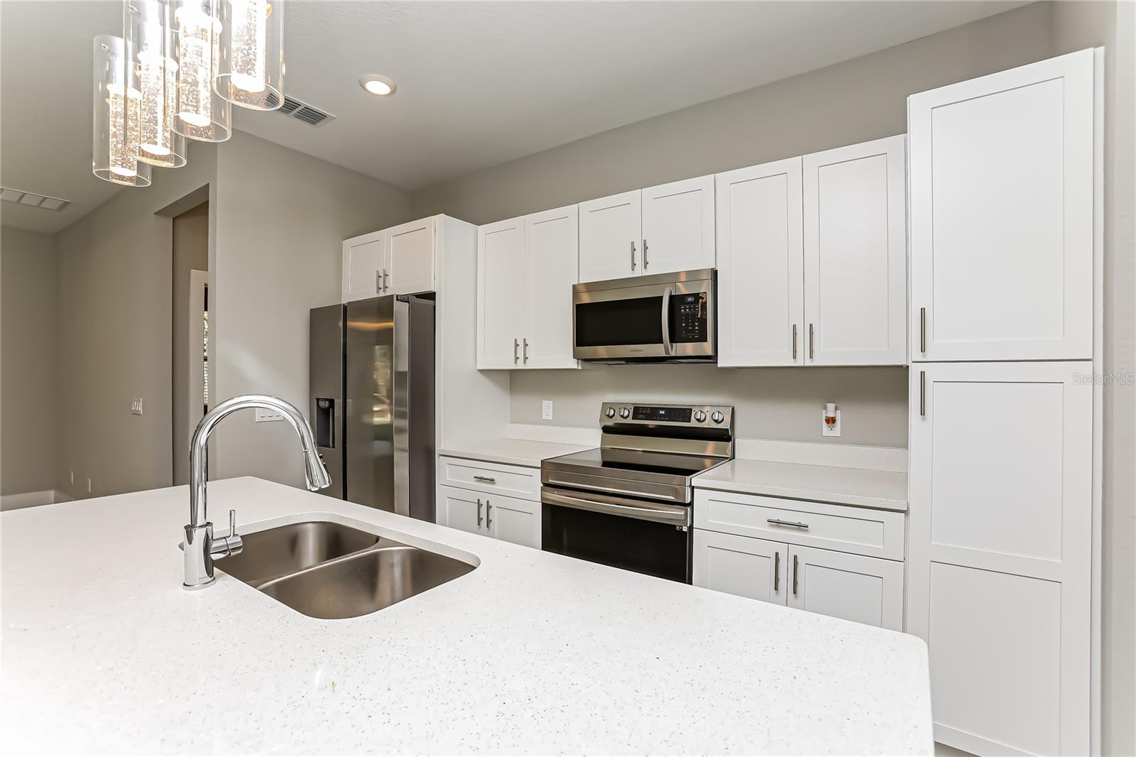 Image 3 of 15 For 344 Hibiscus Drive