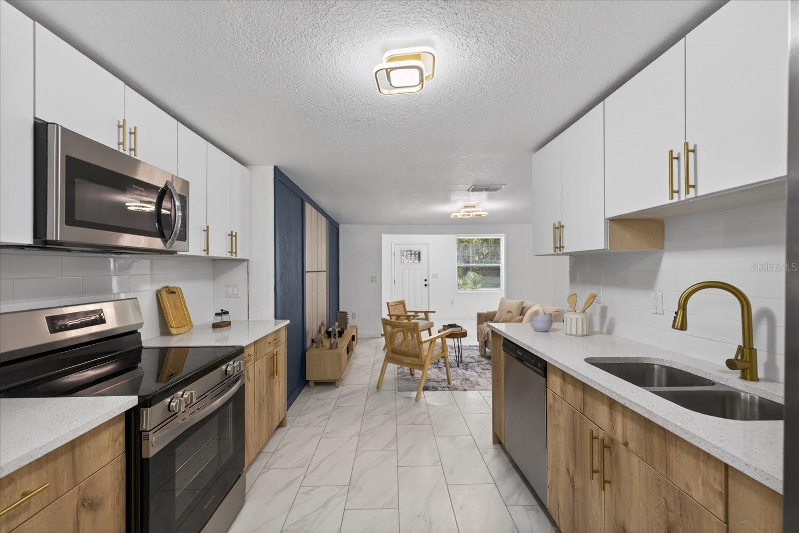 Image 19 of 33 For 7806 114th Avenue