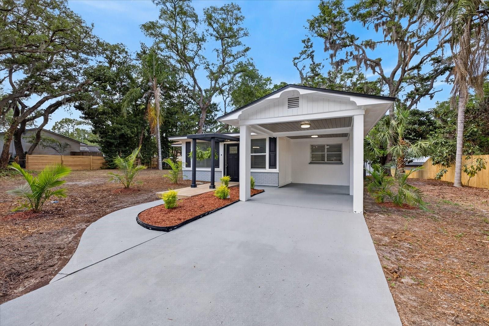 Image 4 of 33 For 7806 114th Avenue