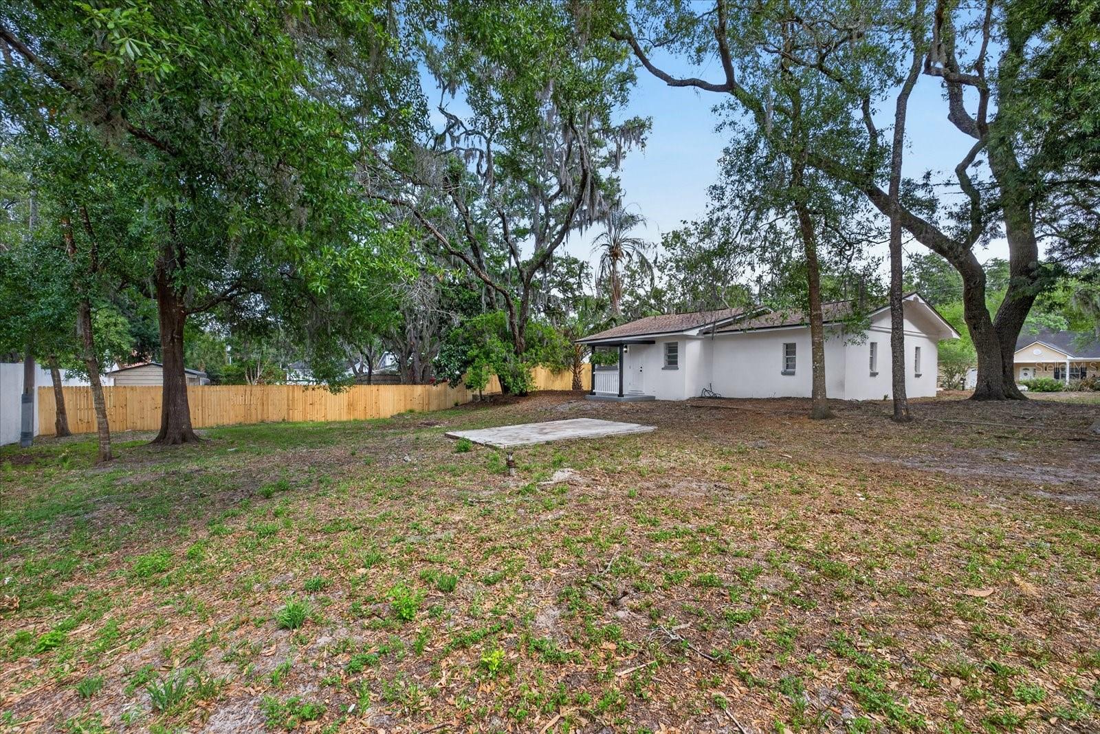 Image 8 of 33 For 7806 114th Avenue