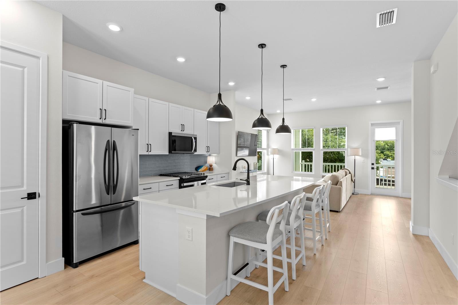 Image 10 of 41 For 114 21 Street N