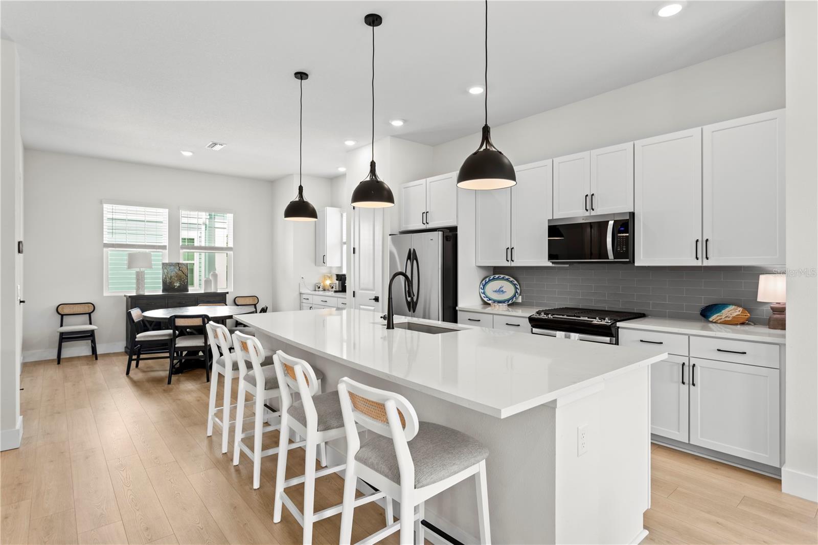 Image 12 of 41 For 114 21 Street N