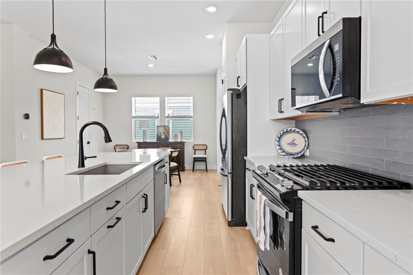 Image 14 of 41 For 114 21 Street N