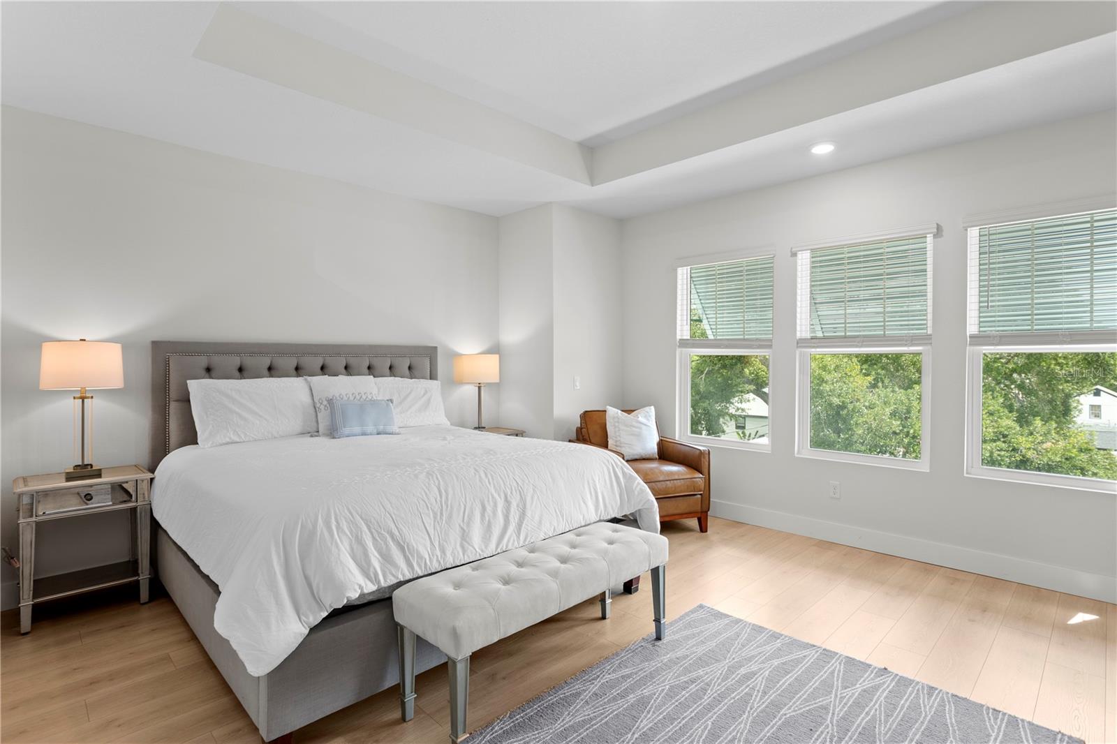 Image 24 of 41 For 114 21 Street N