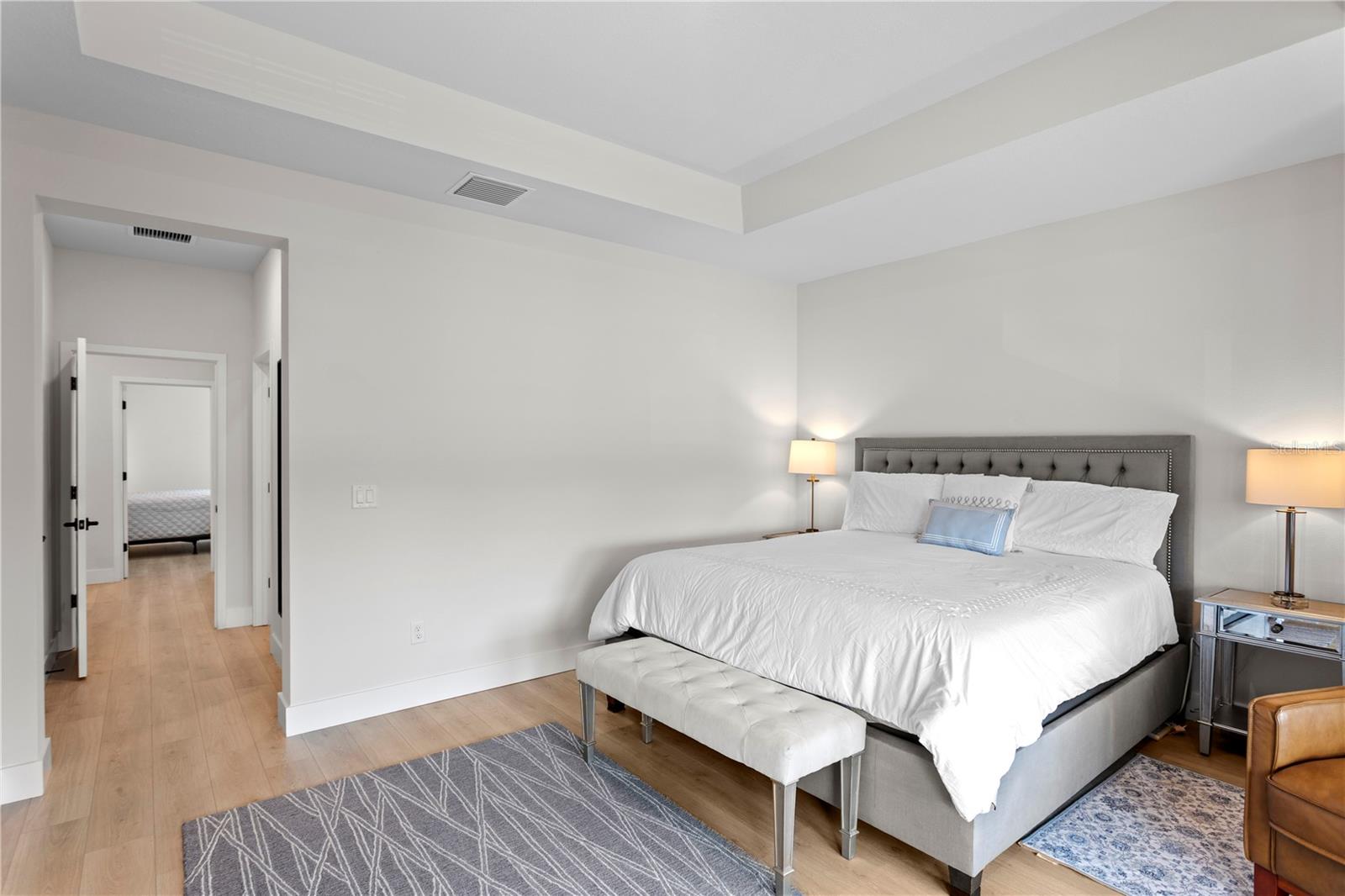 Image 25 of 41 For 114 21 Street N