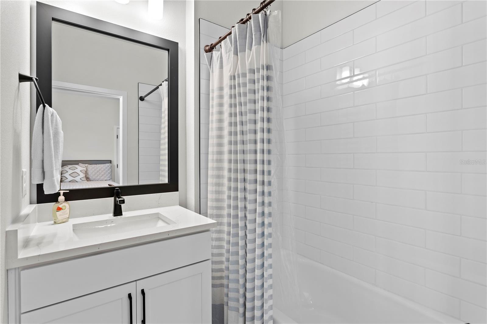 Image 33 of 41 For 114 21 Street N