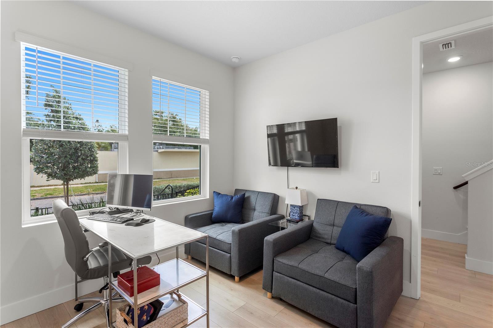 Image 38 of 41 For 114 21 Street N