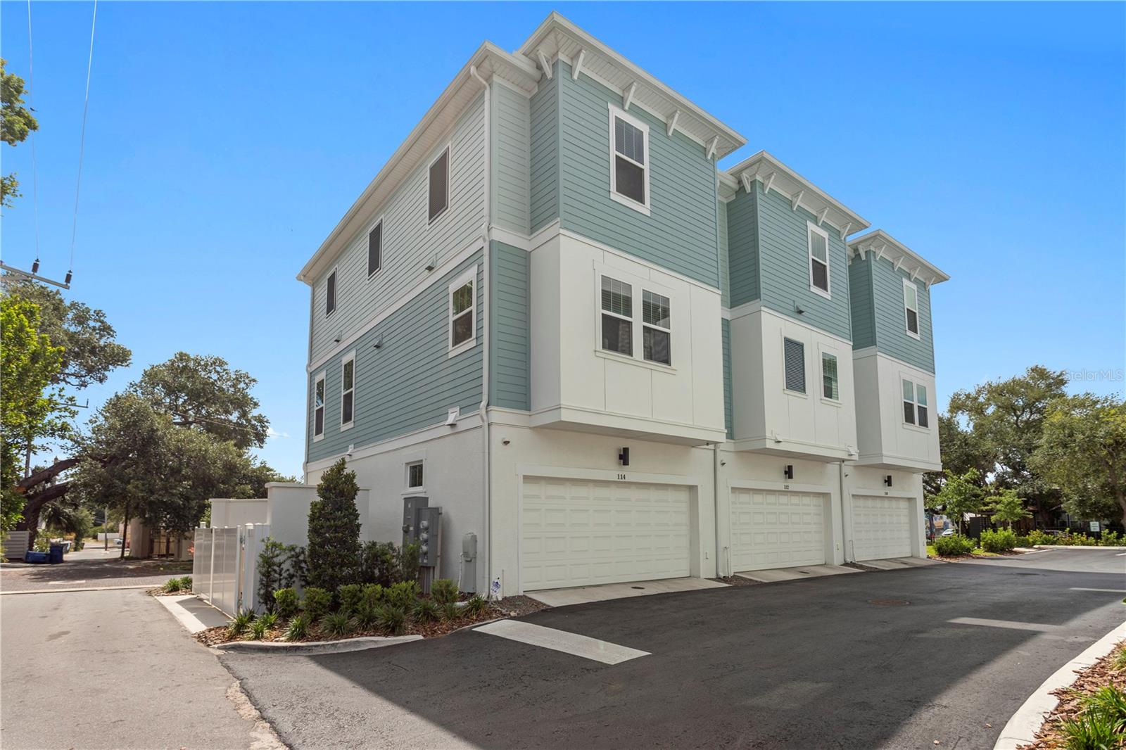 Image 6 of 41 For 114 21 Street N