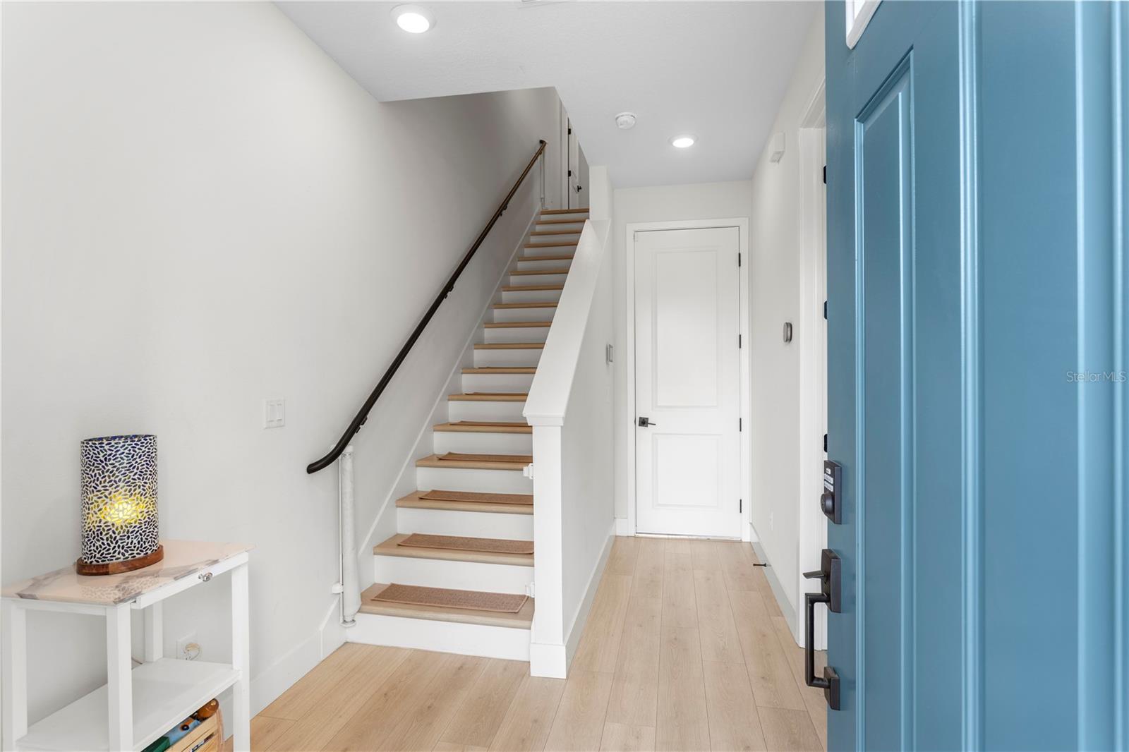 Image 9 of 41 For 114 21 Street N